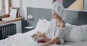 La Nación / Conocé los riesgos de dormir con el cabello mojado