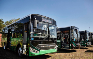 Usuarios de bus eléctrico pueden comprar tarjetas en la Comuna - La Clave
