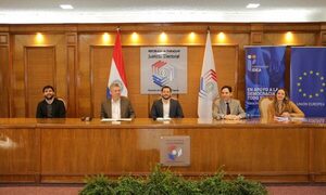Analizan amenazas digitales a la democracia