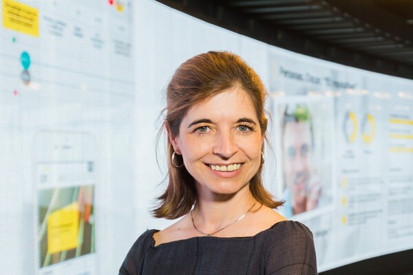 La auditora EY nombra a la espa帽ola Beatriz Sanz directora mundial del 谩rea de inteligencia artificial - Revista PLUS