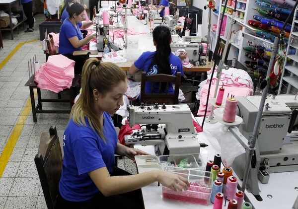 La producción industrial de Colombia cae un 3,6 % en julio - MarketData