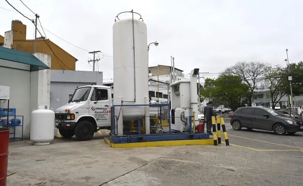 Operador de Petropar se expone a una multa de hasta 1.000 jornales tras denuncia de falsificación - Economía - ABC Color