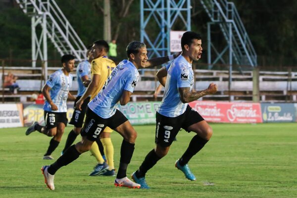 Guaireña venció por 2-0 a Trinidense en Villarrica - Unicanal