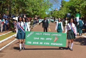 Con colorido desfile celebran 250° aniversario de fundación en Félix Pérez Cardozo  - Nacionales - ABC Color