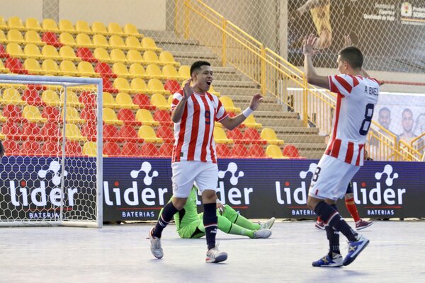 Una de cal y otra de arena para la selección mayor de futsal FIFA - La Tribuna