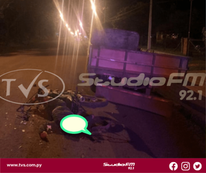 JOVEN MOTOCICLISTA FALLECE TRAS COLISIONAR CONTRA UN CAMIÓN ESTACIONADO EN BELLA VISTA