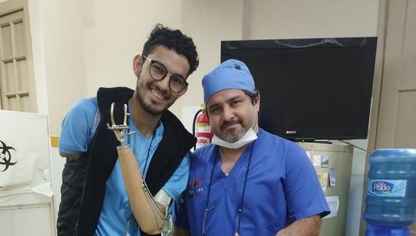 ¡Ejemplos de Superación! Pacientes reciben nuevas prótesis tras superar quemaduras eléctricas