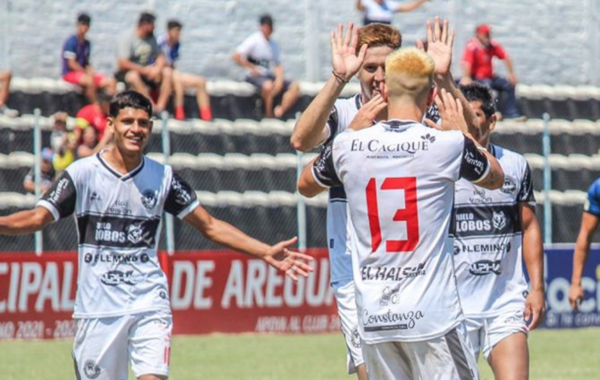 Versus / Grilla vespertina con ¡11 goles! en la Intermedia