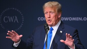 Trump dice que el problema de Biden es la incompetencia, no la edad