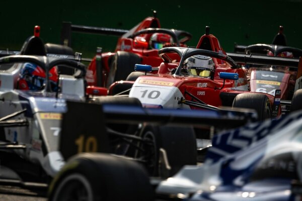 Versus / Joshua Duerksen, con buena actuación en una carrera plagada de penalizaciones en Monza