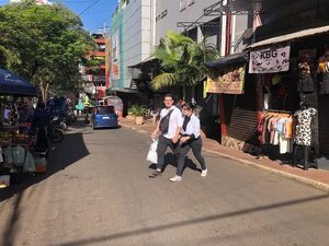 Reportan reducción de movimiento en comercio fronterizo de CDE - ABC en el Este - ABC Color