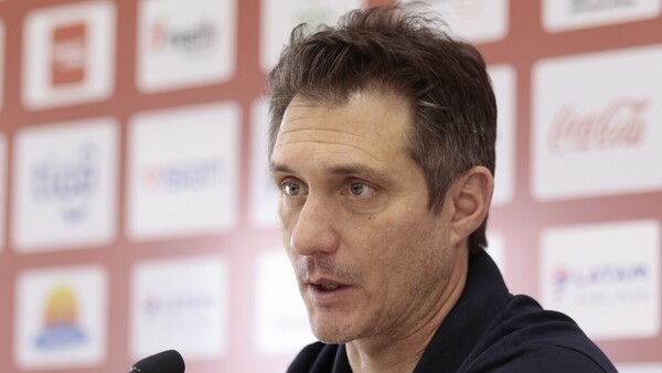 Oficial: Guillermo Barros Schelotto ya no es técnico de Paraguay