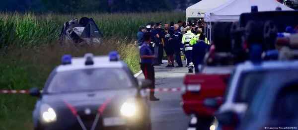 Italia: niña muere al estrellarse avión militar acrobático