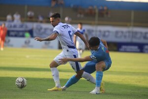 Versus / El arrollador Ameliano busca otra víctima y en el camino aparece "Resi"
