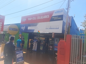 Violento asalto en Yatytay: roban dinero y celulares en local comercial