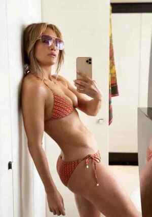 ¿Cuánto gasta Jennifer López en tratamientos de belleza? A sus 53 años de edad