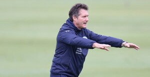 Dejó de ser DT de la Albirroja: Oficializan salida de Guillermo Barros Schelotto - trece