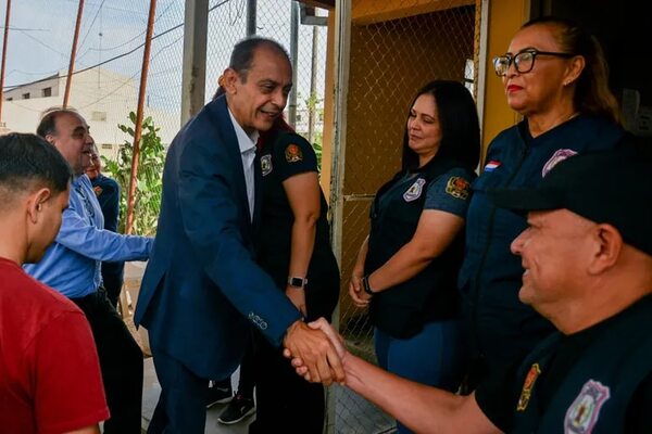 Nepotismo: ministro Barchini justificó nombramiento de su sobrino - Política - ABC Color
