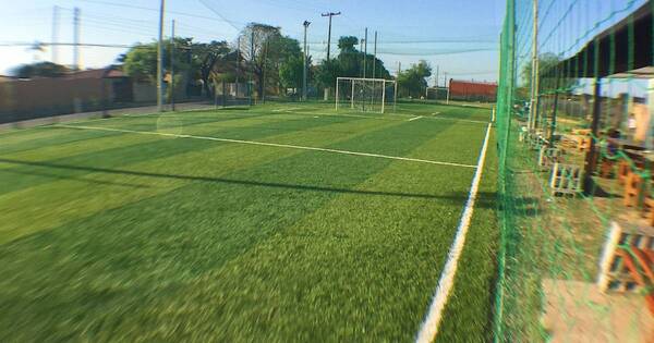 La Nación / Joven muere tras recibir una descarga eléctrica luego de un partido de fútbol