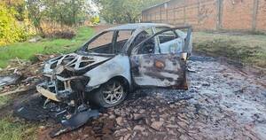La Nación / Asaltaron a una constructora cuando pagaba al personal y luego incendiaron el vehículo