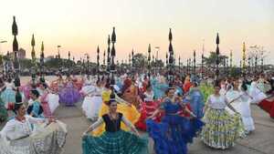 Nuevo Récord Guinness de Paraguay: La danza con botellas más grande del mundo