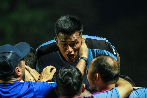 Resistencia hace honor a su nombre y da vuelta el duelo ante Ameliano - La Tribuna