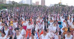 La Nación / Evento logró récord en danza clásica de botella