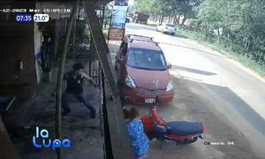 Se salvó de milagro de ser arrollada en Luque | Telefuturo