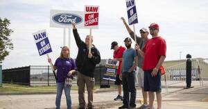 La Nación / EE. UU.: realizan huelga en tres grandes fabricantes de automóviles