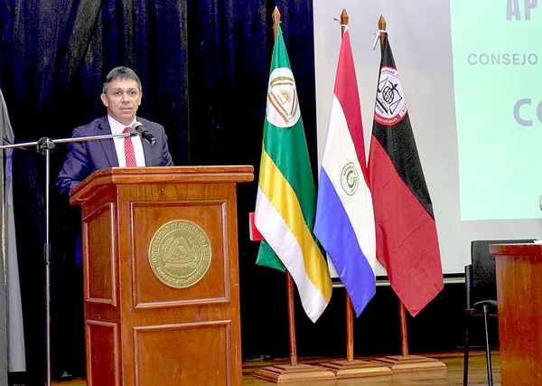 Candidato al CM, Oscar Paciello, expuso en cursos de formación continua para A. Paraná - La Clave