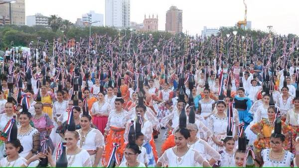 ¡Paraguay consiguió récord mundial con sus baile de la botella!
