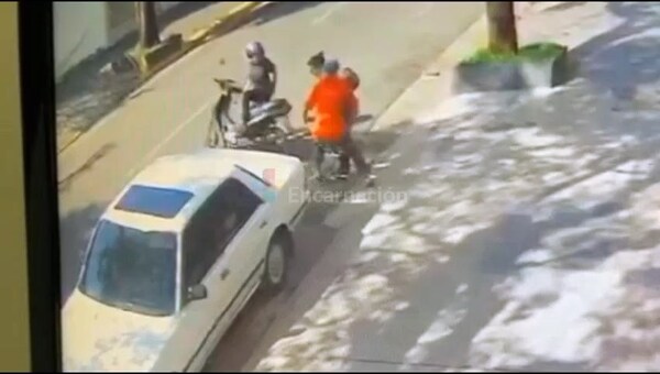 Asaltaron a una mujer en pleno centro de Encarnación