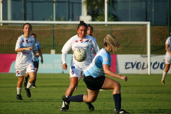 Las chicas de Guaireña FC sumaron ante Nacional.