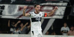 Versus / Alejandro Silva dedicó su golazo a una persona muy especial