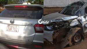Conductor ebrio se da a la fuga luego de haber causado destrozos en la vía pública - Oasis FM 94.3