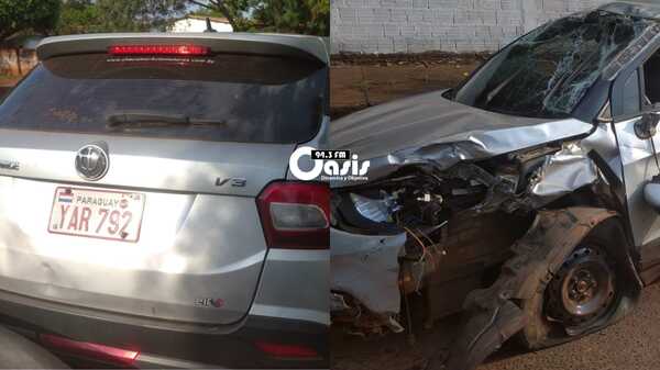 Conductor ebrio se da a la fuga luego de haber causado destrozos en la vía pública - Oasis FM 94.3