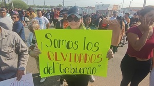 Comerciantes de Nanawa rechazan controles y realizan cierres en Puente Remanso