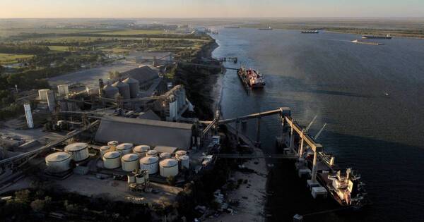 La Nación / Preocupa posible prohibición de remolcadores paraguayos en amarre en Rosario, según medio