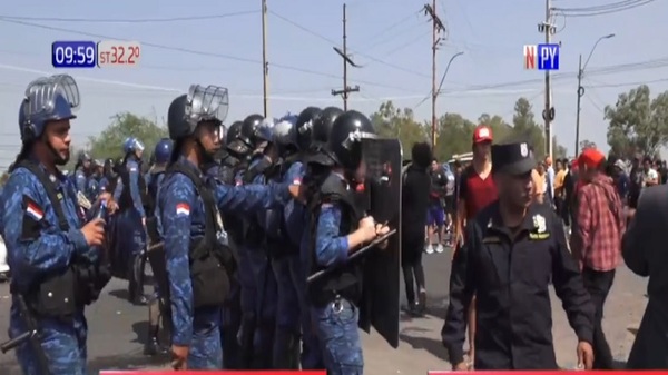 Puente Remanso: Antimotines habrían disparado a manifestantes - Noticias Paraguay