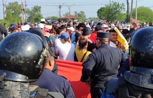 Manifestación de comerciantes en Puente Remanso: Reportan varios incidentes - Unicanal