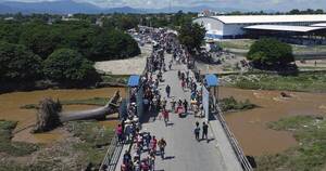 La Nación / República Dominicana cierra frontera con Haití por obra para desviar un río