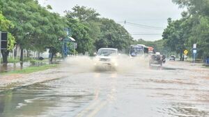 Tormentas para 13 departamentos del país desde la tarde de este lunes