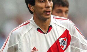 “Pipino” Cuevas calienta la previa del superclásico kurepa