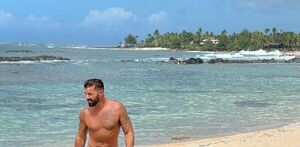 Diario HOY | Con bronceado al desnudo, Ricky Martín subió la temperatura en Instagram