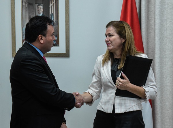 Agilizando procesos: Salud y Diben firman convenio para combatir excesiva burocracia - ADN Digital