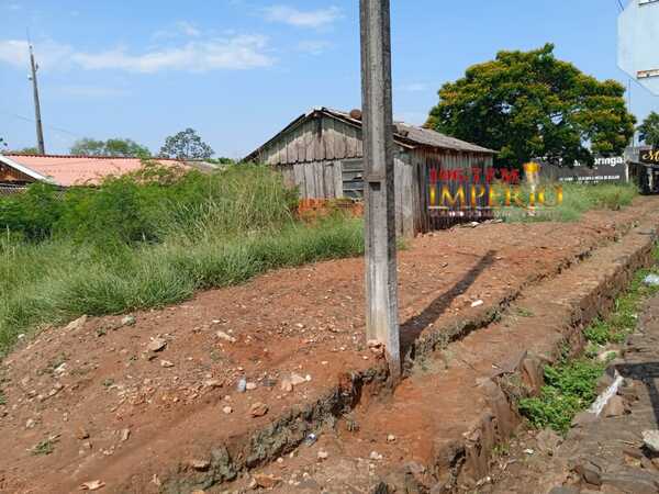 Casa abandonada en el barrio Guaraní sirve como aguantadero de adictos y delincuentes - Radio Imperio 106.7 FM