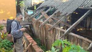 Terreno baldío y casa abandonad, quebranto de vecinos - Oasis FM 94.3