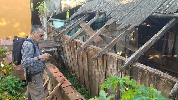 Terreno baldío y casa abandonad, quebranto de vecinos - Oasis FM 94.3