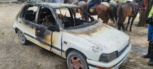 [VIDEO] Protesta de comerciantes de Nanawa terminó con auto incendiado