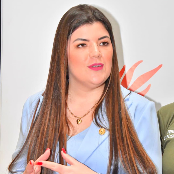 Bettina Aguilera forma bancada independiente y se desmarca del movimiento Fuerza Republicana